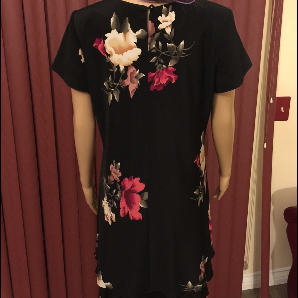 Dress - Picture 3 of 5